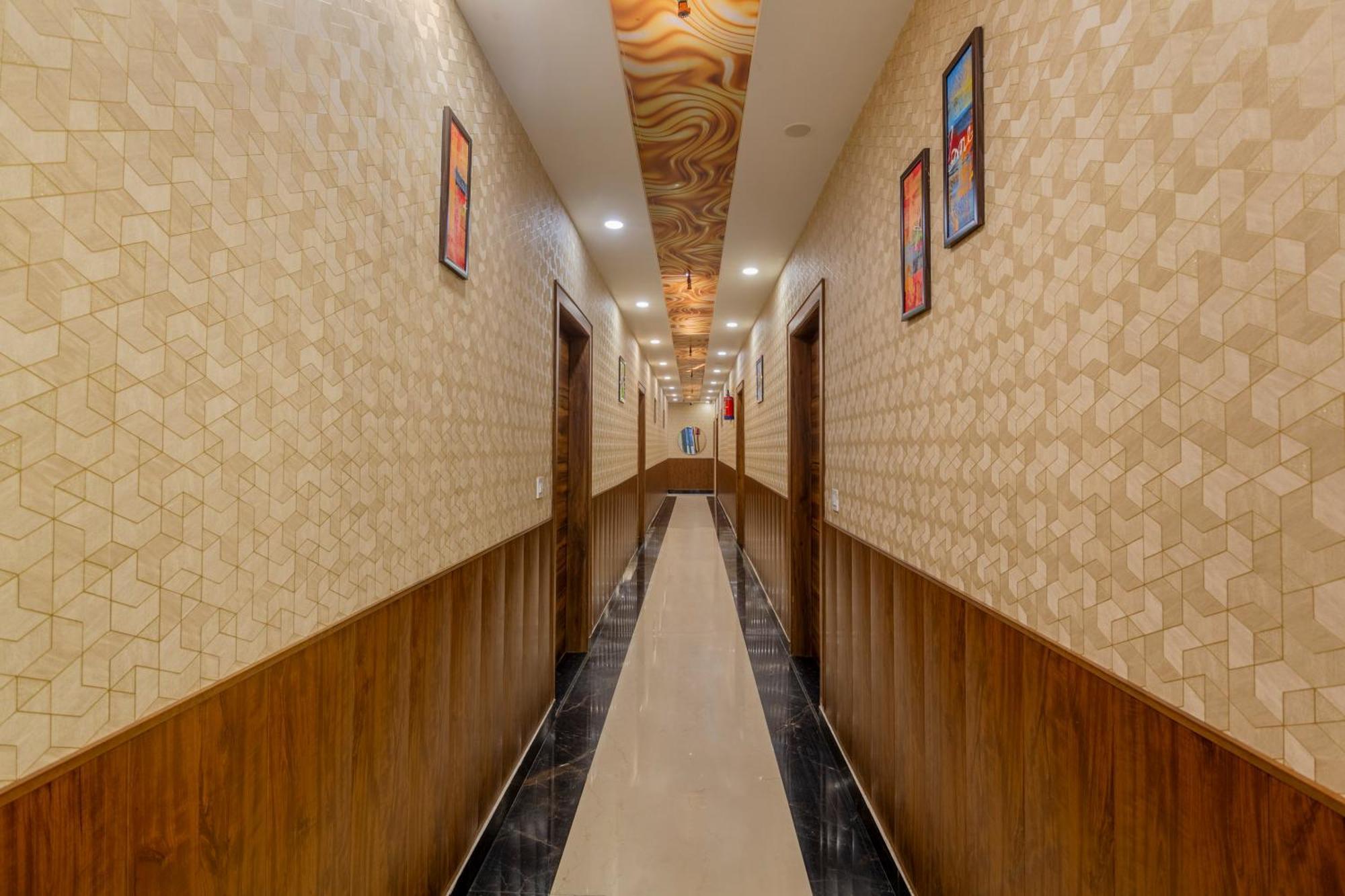 Shree Jee Hotel - Nit Faridabad Exterior photo