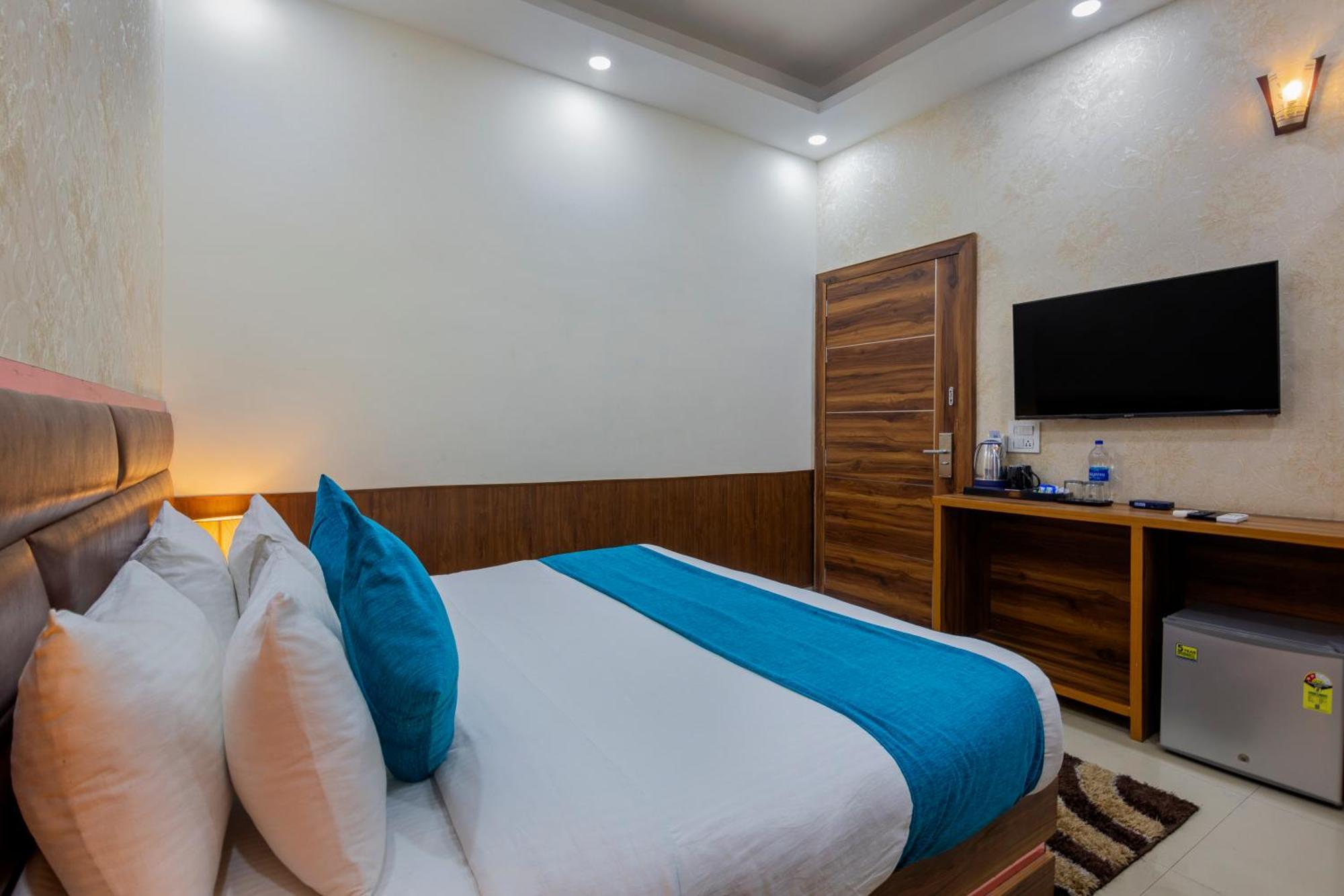 Shree Jee Hotel - Nit Faridabad Exterior photo