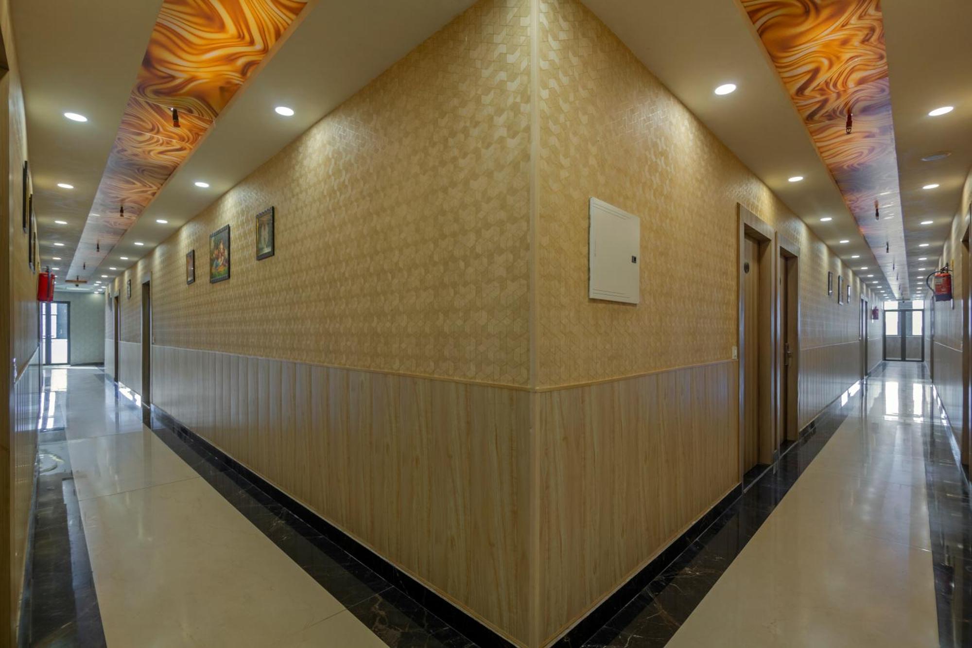 Shree Jee Hotel - Nit Faridabad Exterior photo